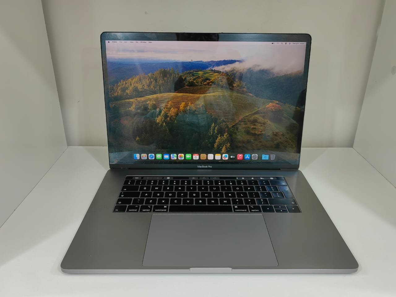 MacBook pro Touch bar 15 inch 2019